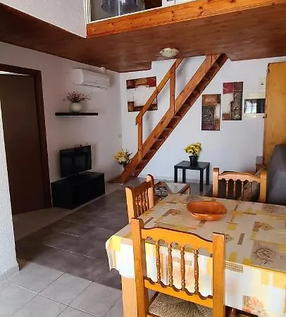 Piso Familiar, Terraza, Piscina Салоу